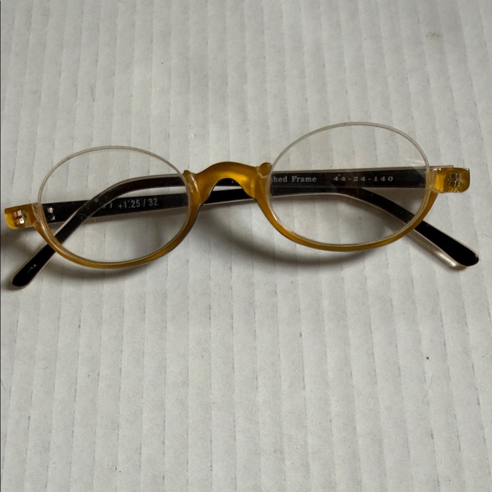 Pina Vintage Yellow Round Glasses